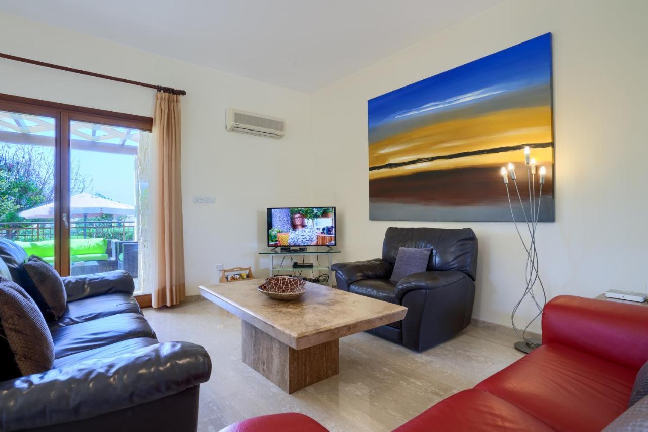 3 Bedroom Villa Madelini With Private Pool, Aphrodite Hills Resort Kouklia Eksteriør billede